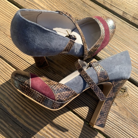 Hinge High Heel Snakeskin Suede Shoes Size 9.5 Baltic Lea style - Picture 2 of 14